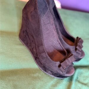 Elegant Black Wedge Heels